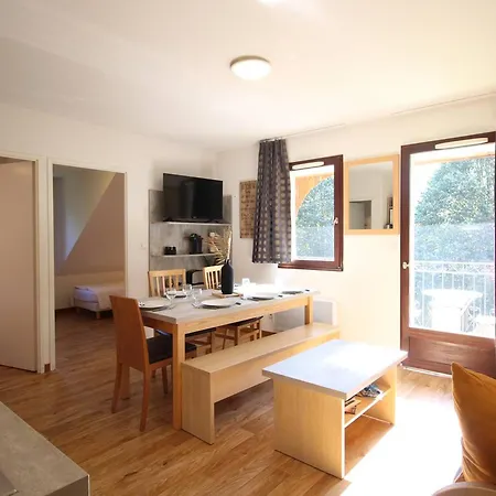 T3 A Luchon: Balcon, Parking, Proche Thermes & Centre, Bien Equipe - Fr-1-313-232 Bagnères-de-Luchon