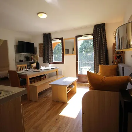 T3 A Luchon: Balcon, Parking, Proche Thermes & Centre, Bien Equipe - Fr-1-313-232 * Bagnères-de-Luchon