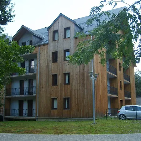 T3 A Luchon: Balcon, Parking, Proche Thermes & Centre, Bien Equipe - Fr-1-313-232 *