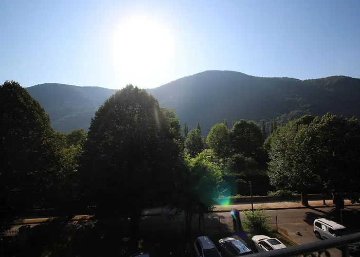 T3 à Luchon: Balcon, Parking, Proche Thermes&centre, Bien équipé - Fr-1-313-232