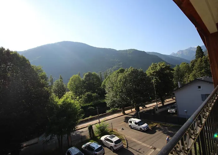 T3 à Luchon: Balcon, Parking, Proche Thermes&centre, Bien équipé - Fr-1-313-232 Appartement