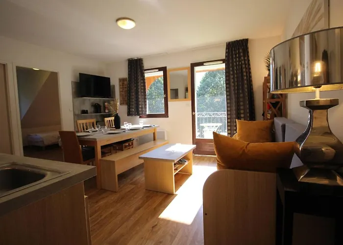 T3 à Luchon: Balcon, Parking, Proche Thermes&centre, Bien équipé - Fr-1-313-232 * Bagnères-de-Luchon